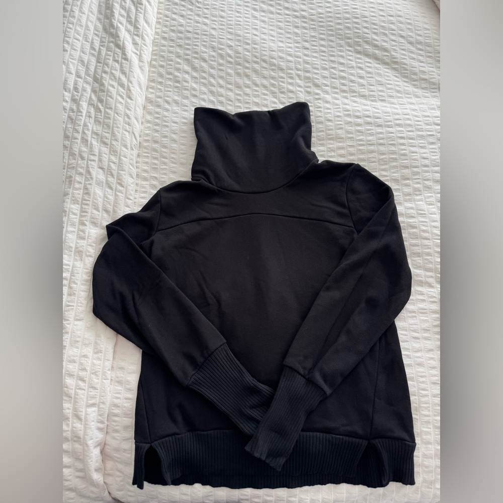 Alo - Black Turtleneck Sweater - medium